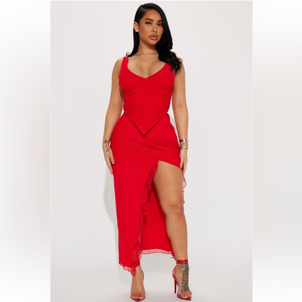 Fashion Nova Leaving tonight skirt set. Large